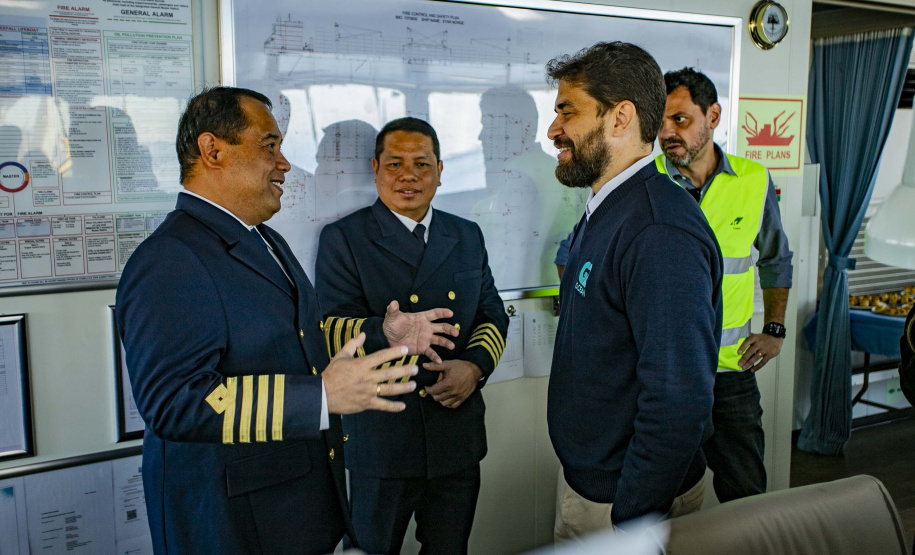 Fwd: Navio Sustentável em viagem inaugural atraca em Paranaguá