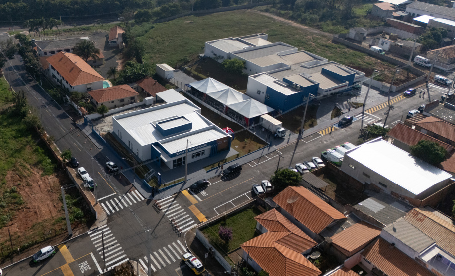 Governador inaugura Centro de Especialidades, ala cirúrgica e anuncia maternidade em Sengés