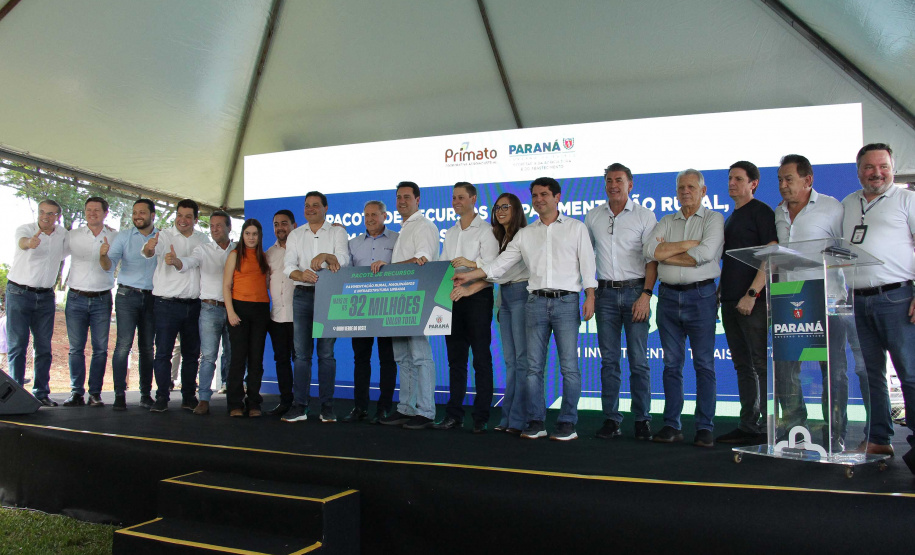 Ratinho Junior anuncia R$ 19,7 milhões para pavimentação da zona rural de Ouro Verde do Oeste