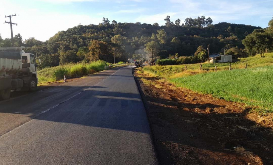 PR-884 entre Marmeleiro e Renascença.