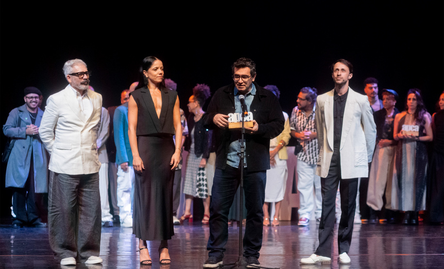 Balé Teatro Guaíra recebe Prêmio APCA em São Paulo