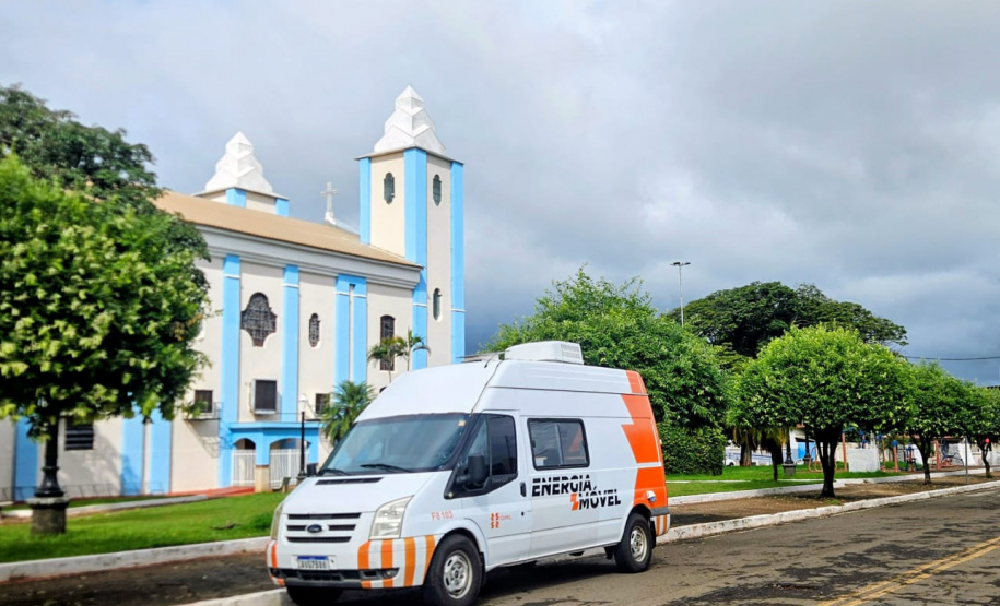 unidade móvel da Copel em Mandaguaçu