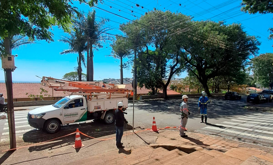 Copel remove mais de 300 kg de cabos de telecom em situação irregular em Cornélio Procópio