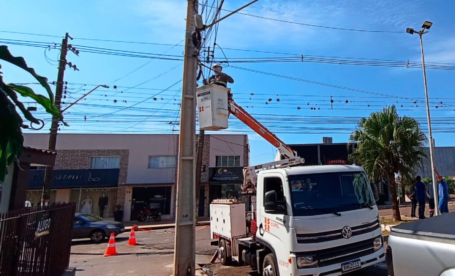 Copel remove mais de 300 kg de cabos de telecom em situação irregular em Cornélio Procópio