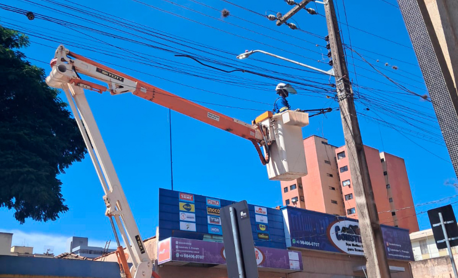 Copel remove mais de 300 kg de cabos de telecom em situação irregular em Cornélio Procópio