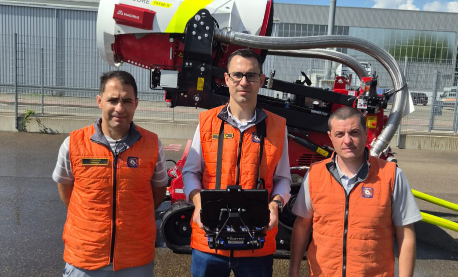 Em visita técnica na Europa, Estado finaliza compra de 8 robôs de combate a incêndios