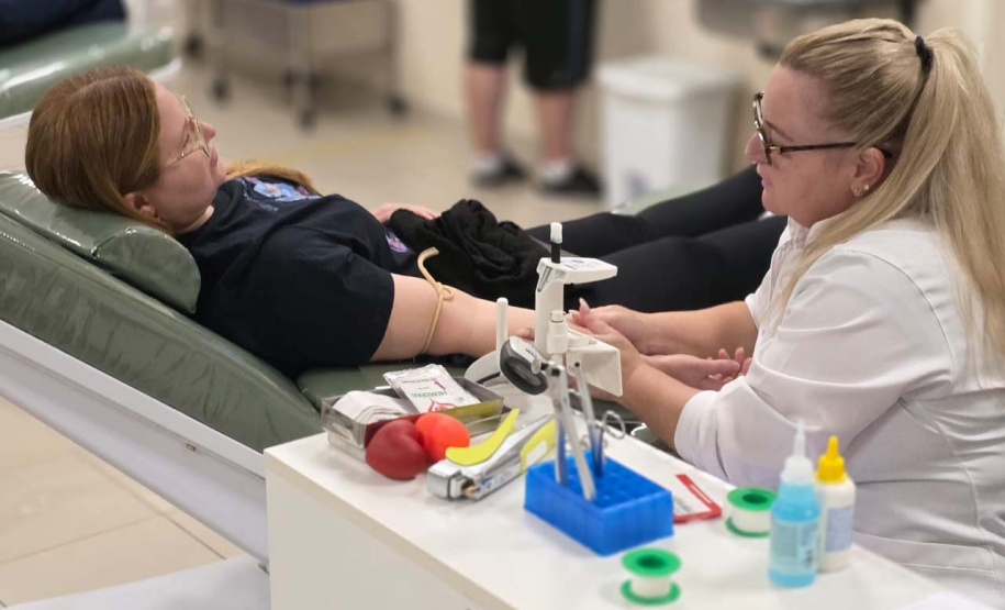 Estoques de sangue O- e O+ chegam a níveis críticos, e Hemepar apela por doações