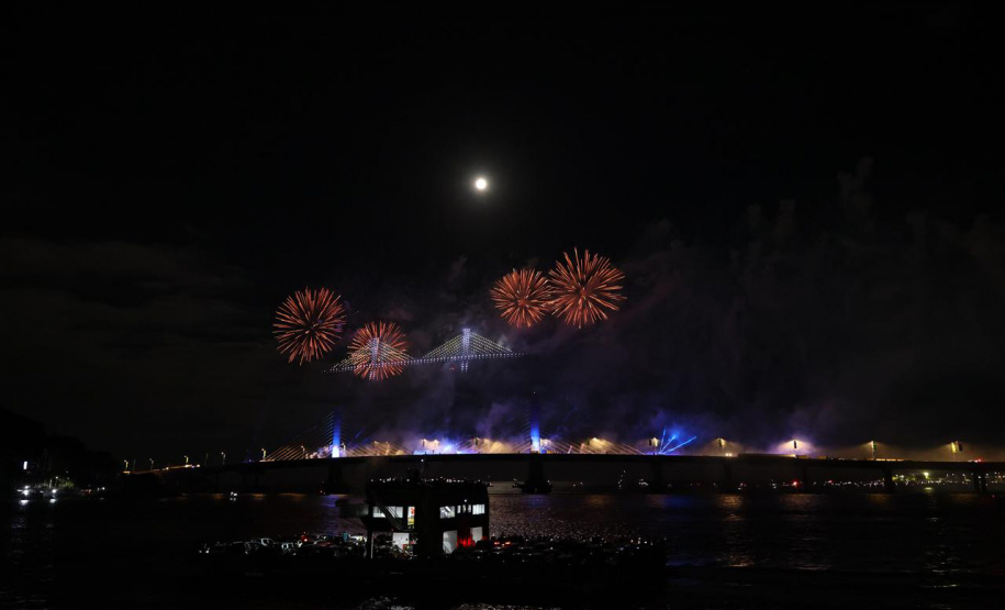 PONTE DRONE E FOGOS