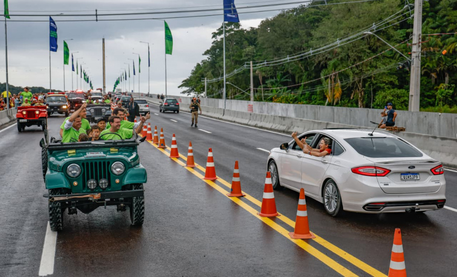 Fim da espera: tráfego de veículos é liberado na Ponte de Guaratuba