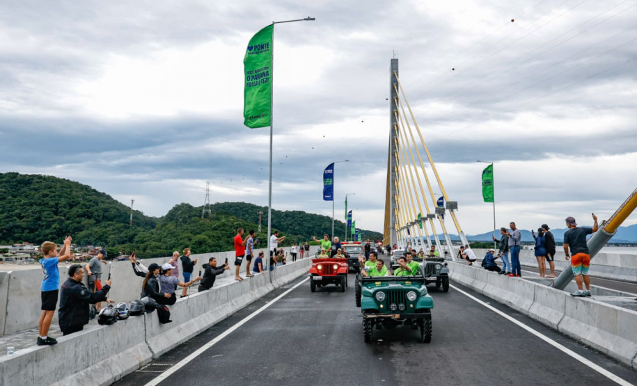 Fim da espera: tráfego de veículos é liberado na Ponte de Guaratuba
