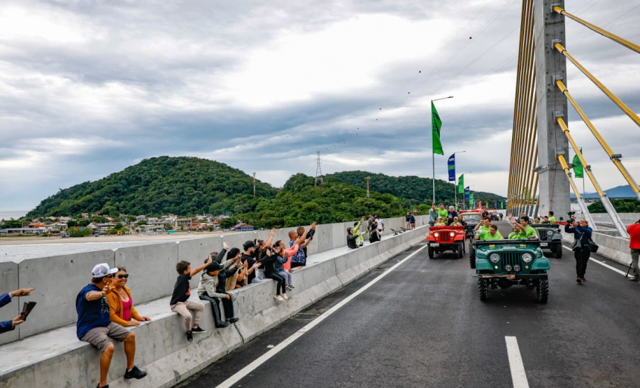 Fim da espera: tráfego de veículos é liberado na Ponte de Guaratuba