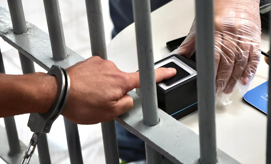 Operação integrada registra mais de 3,4 mil coletas de DNA em unidades penais no Paraná