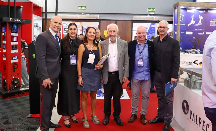 Piana participa da abertura da maior feira de fornecedores automotivos do Paraná