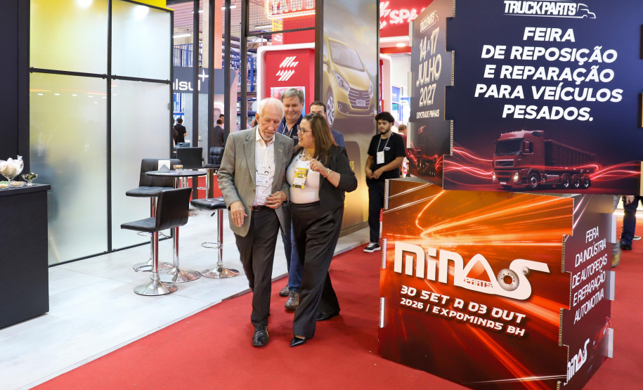 Piana participa da abertura da maior feira de fornecedores automotivos do Paraná