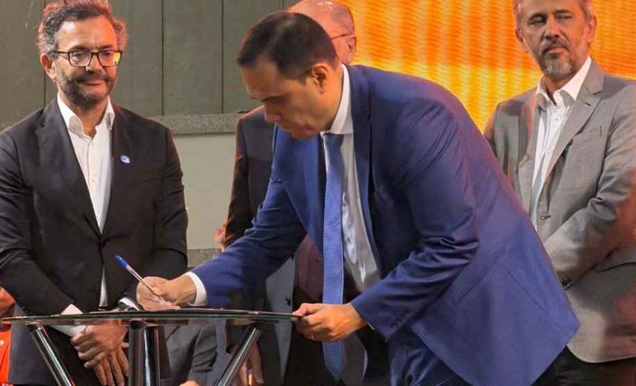 BRDE reforça atuação no crédito ao turismo durante Salão do Turismo 2026