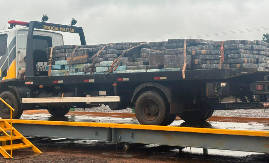 PMPR apreende mais de 5 toneladas de maconha e fuzil em Planaltina do Paraná