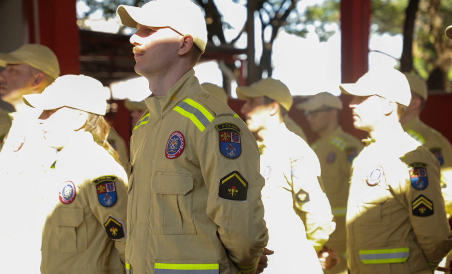 Umuarama celebra 50 anos da implantação do Corpo de Bombeiros com homenagens e reconhecimento histórico
