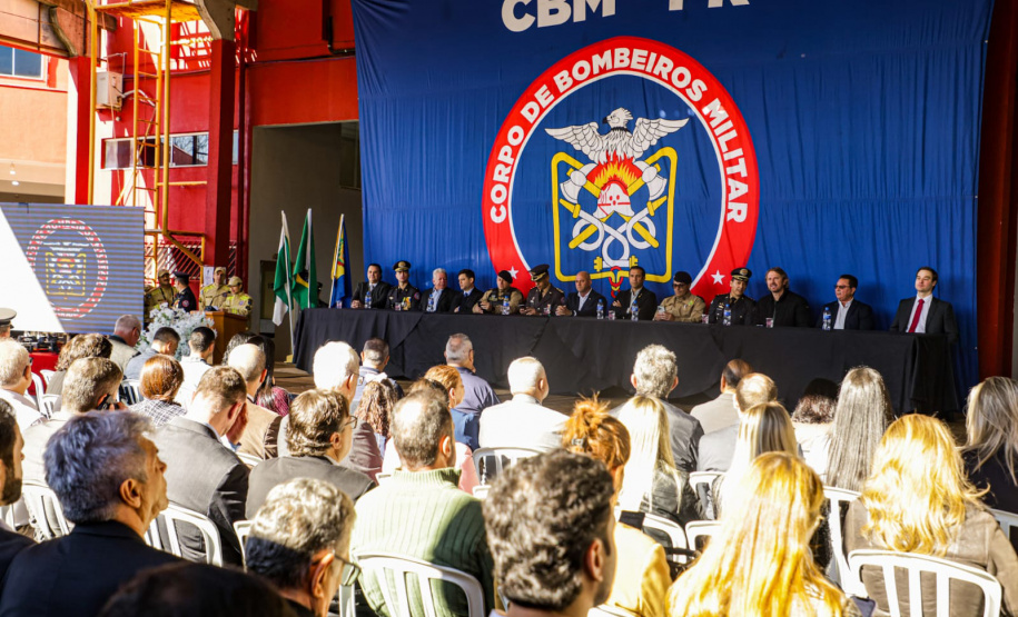 Umuarama celebra 50 anos da implantação do Corpo de Bombeiros com homenagens e reconhecimento histórico