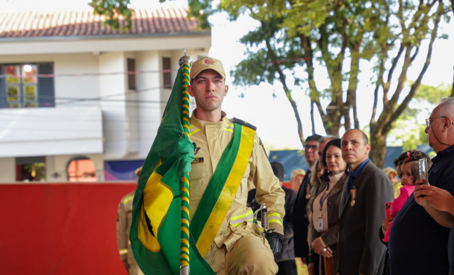 Umuarama celebra 50 anos da implantação do Corpo de Bombeiros com homenagens e reconhecimento histórico