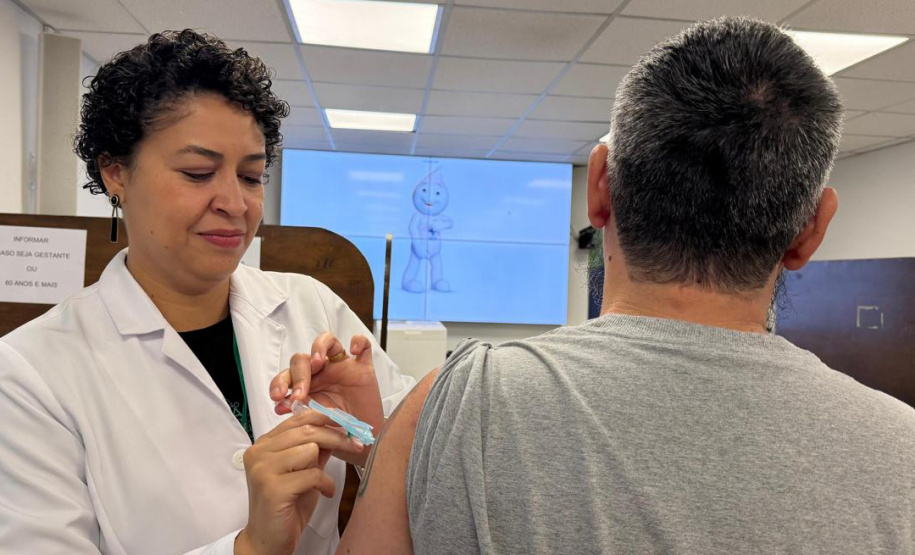 SESA - Paraná aplica 1,5 milhão de doses da vacina contra gripe e convoca população para reta final da campanha