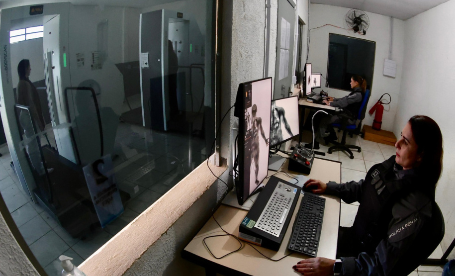 Bodyscan da Polícia Penal bloqueia entrada de drogas em penitenciárias da região de Curitiba