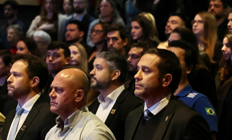 Posse de novos peritos e técnicos reforça atuação da Polícia Científica do Paraná