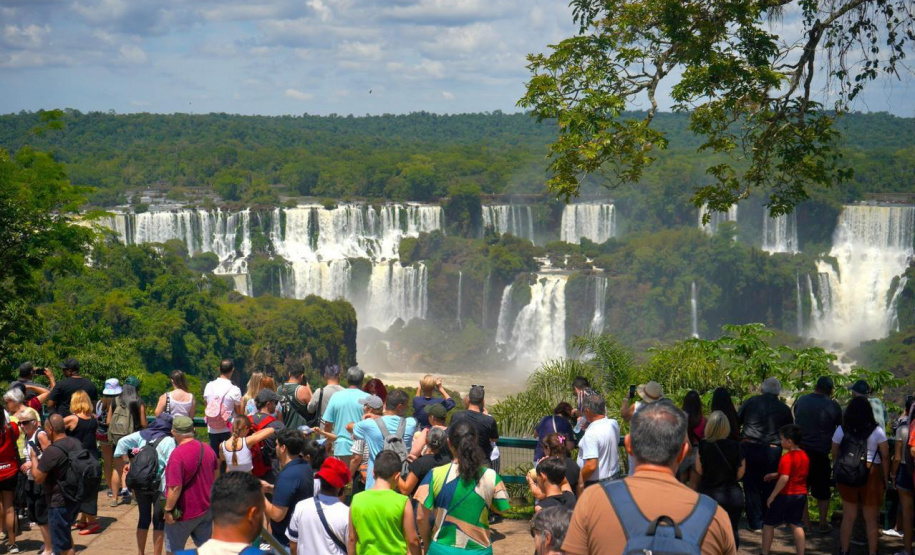 Mais de 456 mil turistas de outros países visitaram o Paraná em 2026