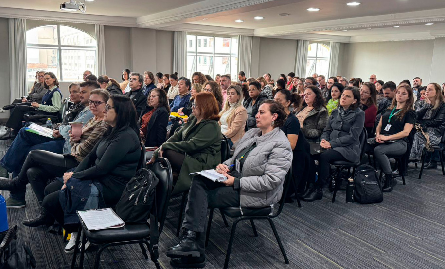 Paraná fortalece ações de enfrentamento ao HIV e sedia oficina nacional para eliminação da aids até 2030