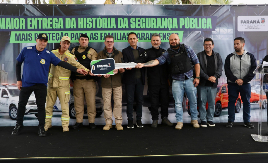 Estado entrega novas viaturas, motocicletas e embarcações para reforçar segurança no Litoral do Paraná