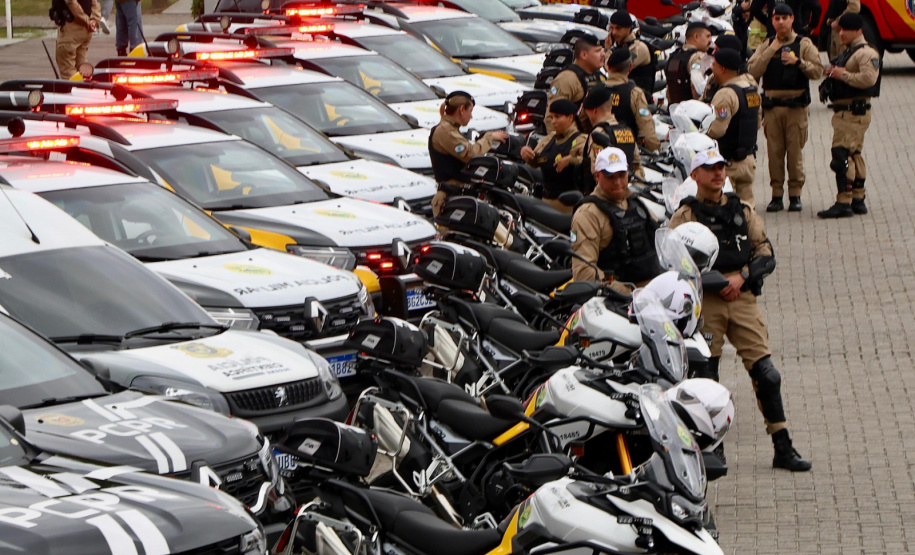 Estado entrega novas viaturas, motocicletas e embarcações para reforçar segurança no Litoral do Paraná