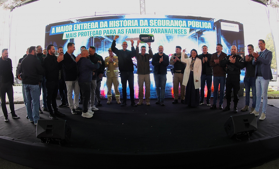 Estado entrega 24 novas viaturas para reforçar segurança em São José dos Pinhais e região