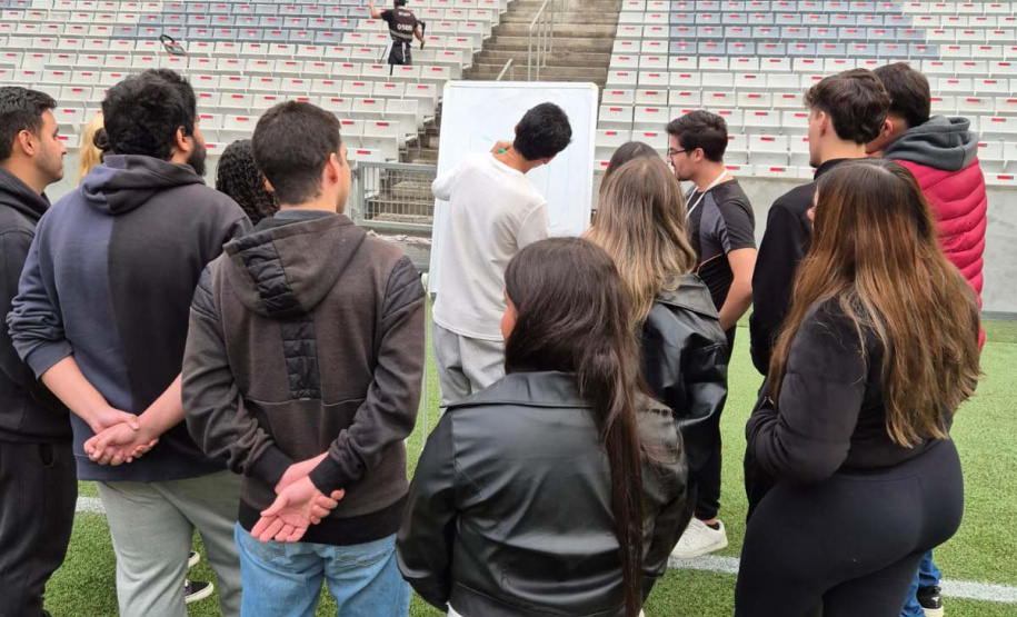 Com modelo olímpico, mutirão de emprego reúne 130 jovens em Curitiba