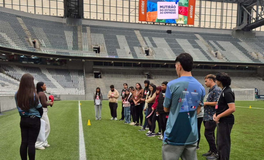 Com modelo olímpico, mutirão de emprego reúne 130 jovens em Curitiba