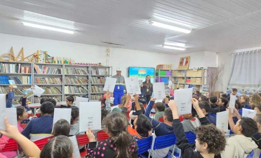 Copel orienta estudantes de Pato Branco sobre uso seguro e eficiente de energia elétrica