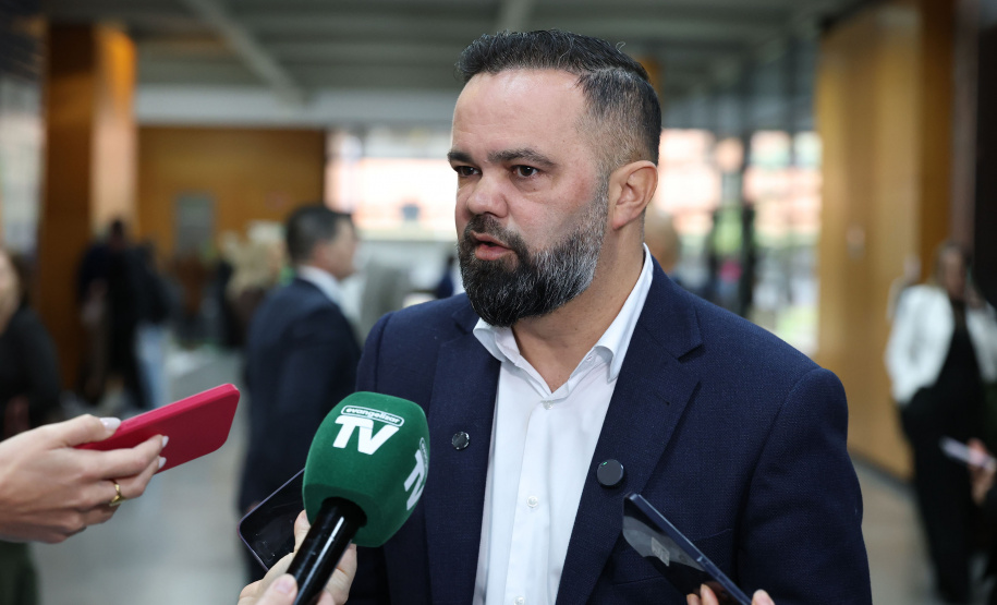 GOV PREMIO ALFABETIZA JUNTOS