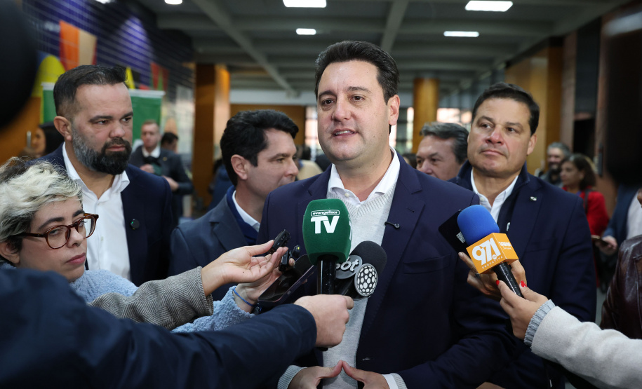 GOV PREMIO ALFABETIZA JUNTOS