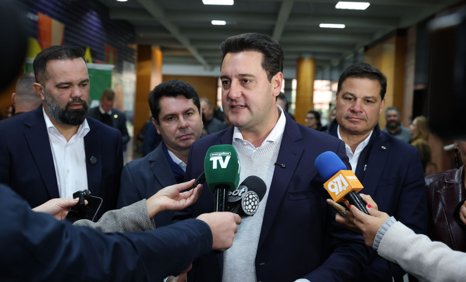 GOV PREMIO ALFABETIZA JUNTOS