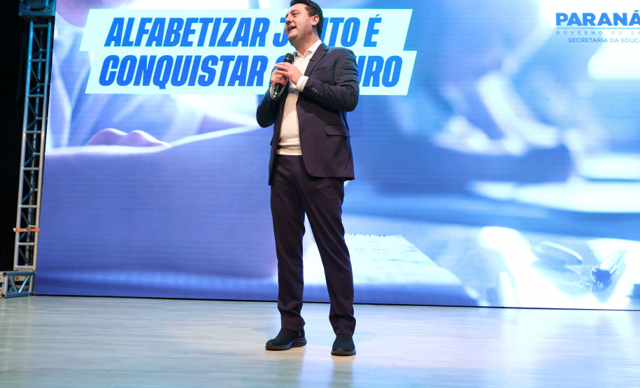 GOV PREMIO ALFABETIZA JUNTOS