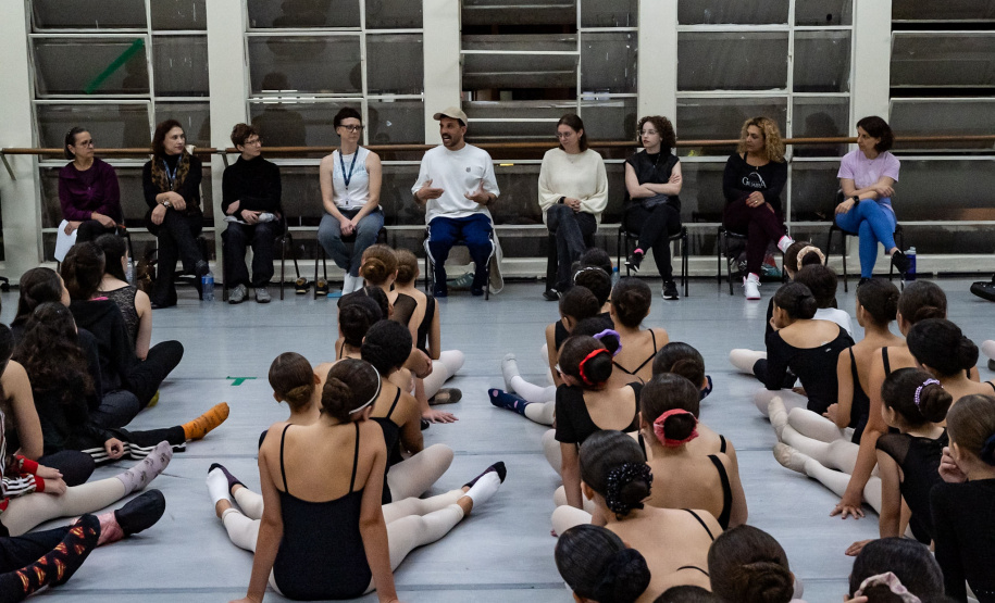 Escola de Dança Teatro Guaíra celebra 70 anos com espetáculo inédito que revisita a própria trajetória