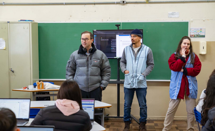 Tutor IA auxilia estudantes da rede estadual na elaboração de redações