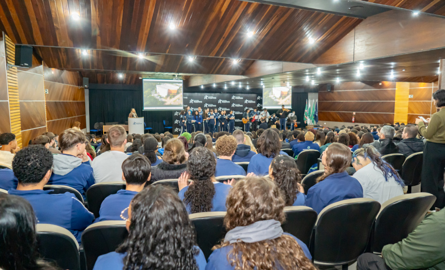 Com foco em Biologia, aulão do Enem Paraná chega a Curitiba para 330 estudantes da rede estadual