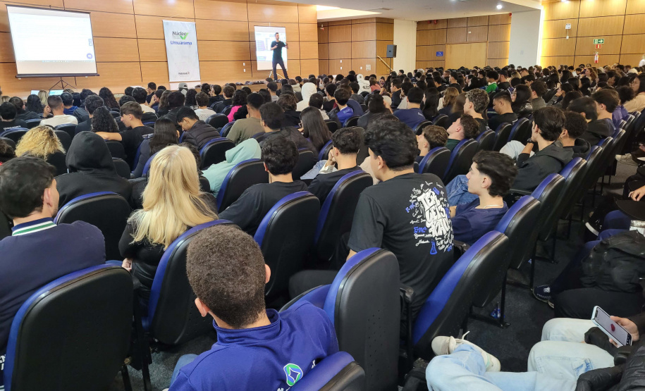 Primeiro aulão do Enem Paraná reúne mais de 600 estudantes em Umuarama