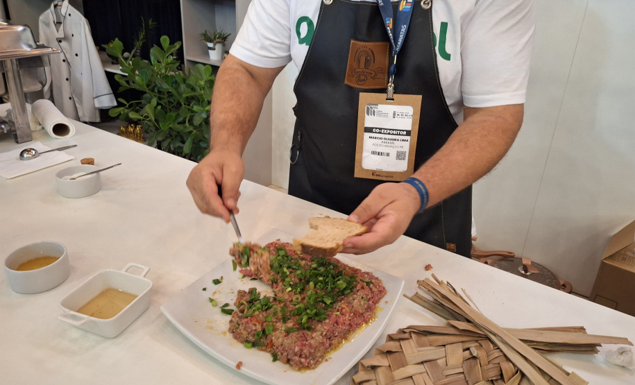 Estado divulga destinos, gastronomia e serviços turísticos durante o FITCataratas
