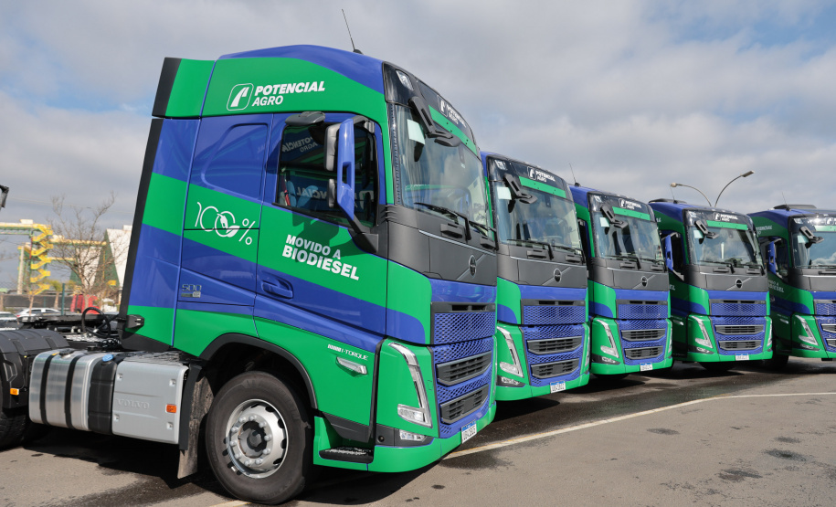 ENTREGA CAMINHÕES VOLVO