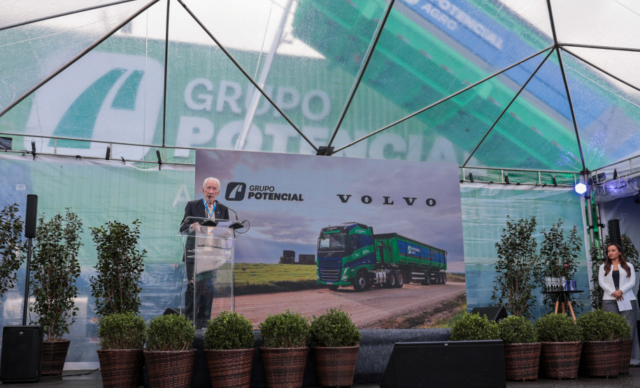 ENTREGA CAMINHÕES VOLVO