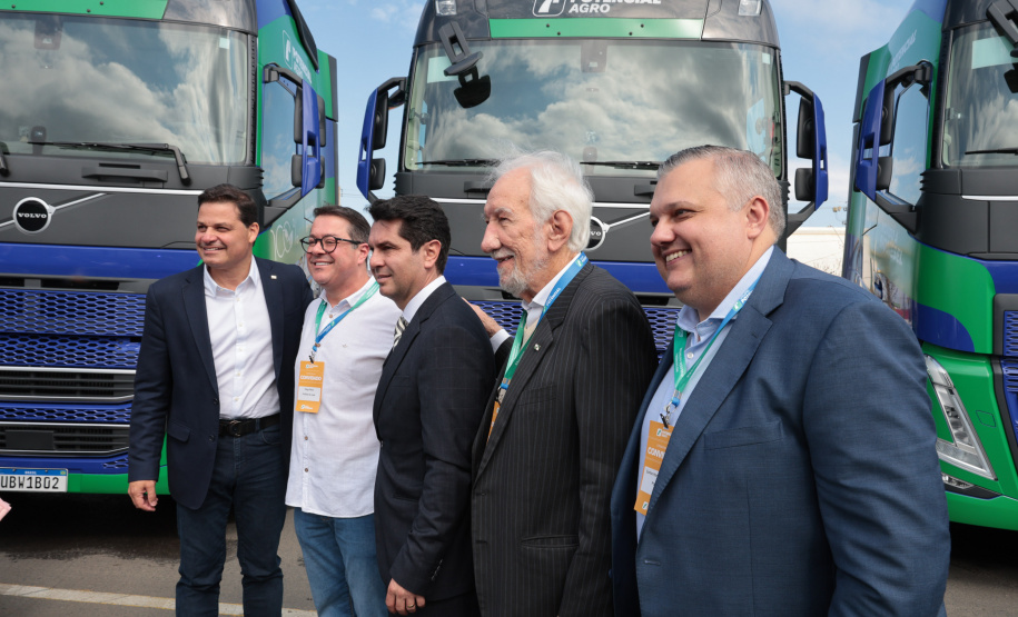ENTREGA CAMINHÕES VOLVO