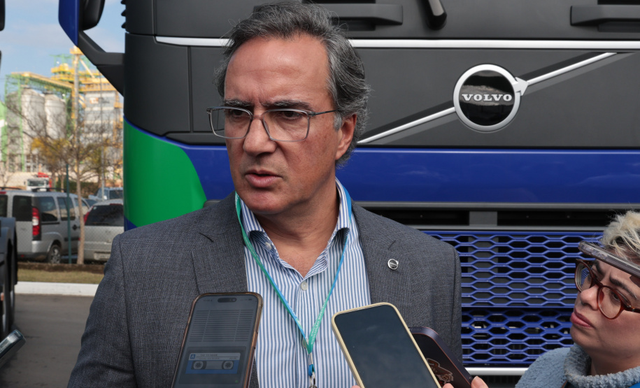 ENTREGA CAMINHÕES VOLVO