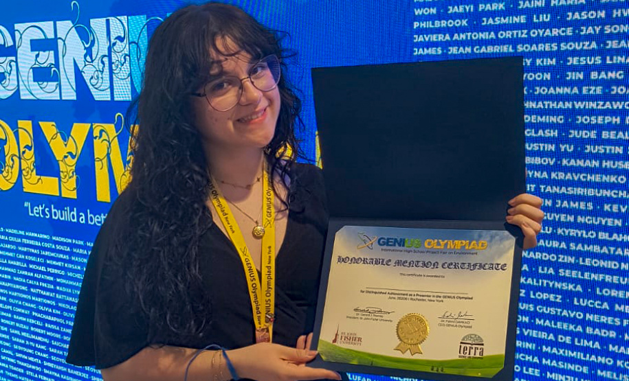 Estudante do Paraná retorna de evento internacional com menção honrosa na categoria de ciências