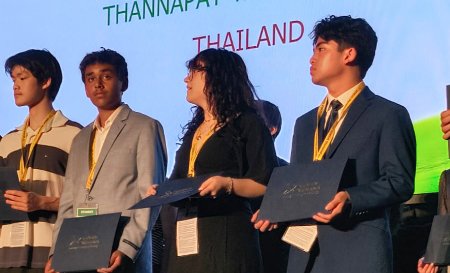 Estudante do Paraná retorna de evento internacional com menção honrosa na categoria de ciências
