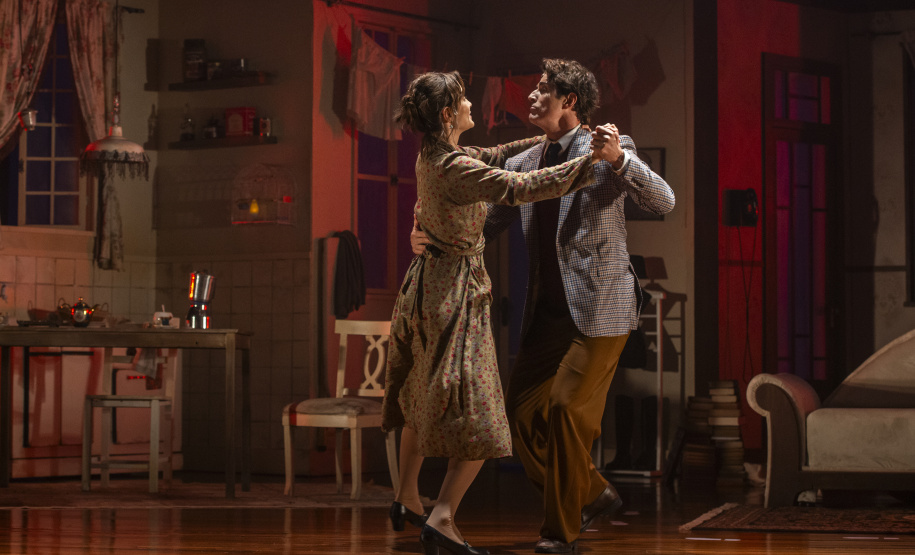 Reynaldo Gianecchini e Maria Casadevall estrelam "Um Dia Muito Especial" no Guairão
